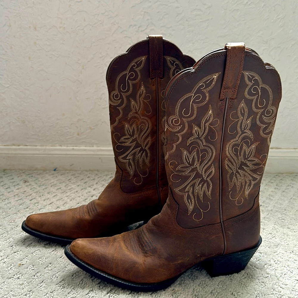 Ariat cowgirl boots, Brown, Size 7 B
